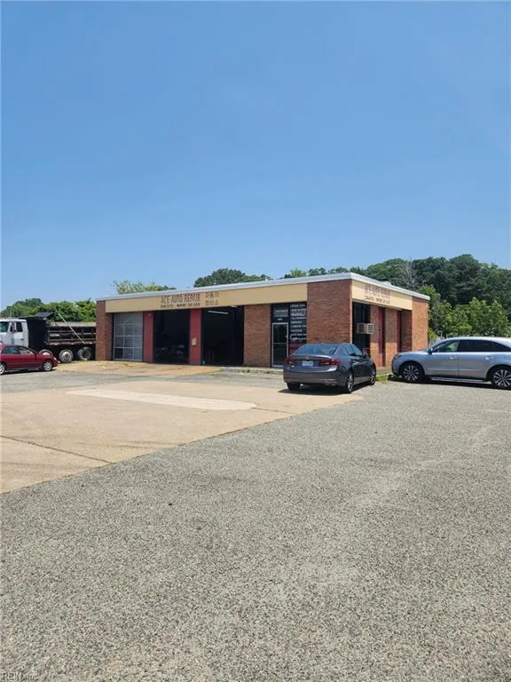 5858 Jefferson AVE, NEWPORTNEWS VA 23605