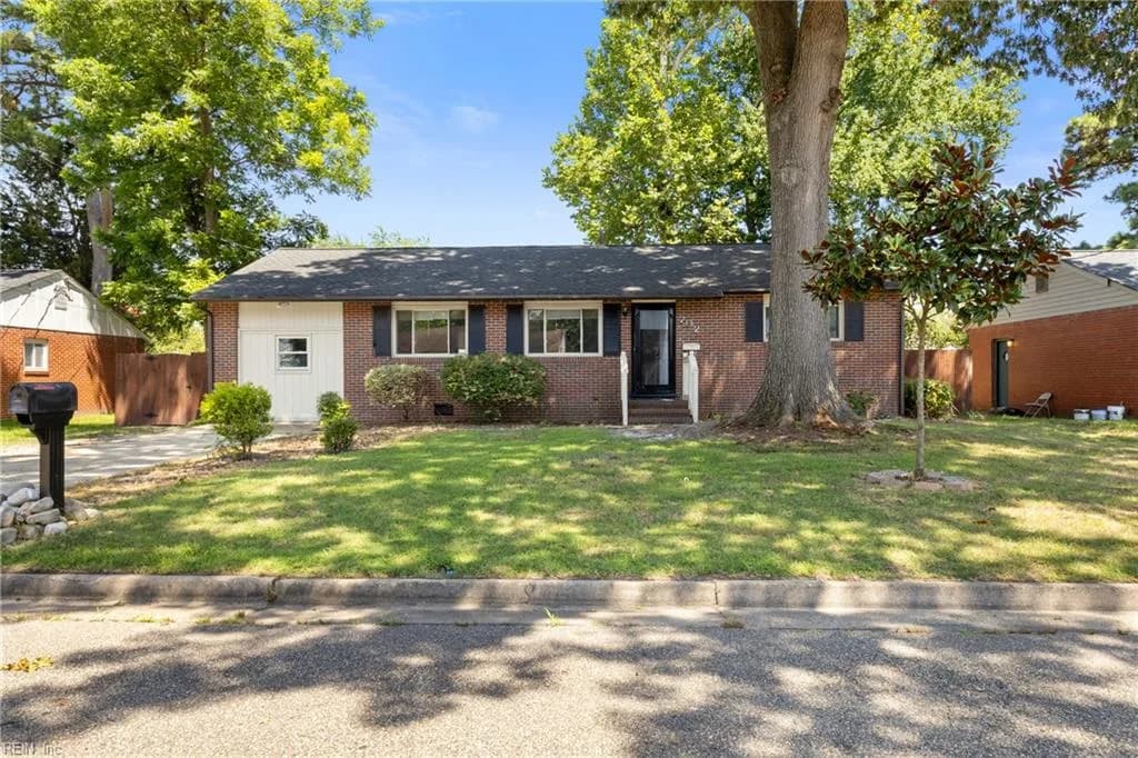 702 New Bern AVE, HAMPTON VA 23669 - Main photo