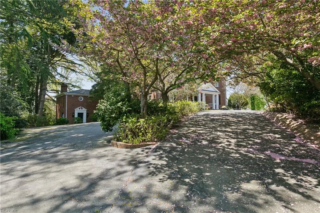 601 Riverside DR, NEWPORTNEWS VA 23606 - Photo 4