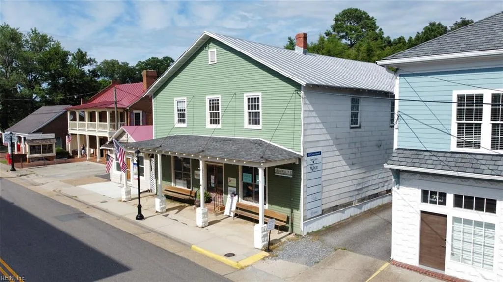 51 Cross ST, URBANNA VA 23175