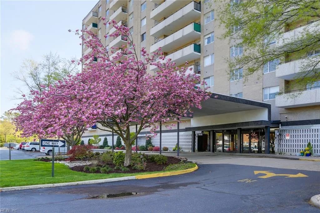 7320 Glenroie AVE #10E, NORFOLK VA 23505 - Photo 4