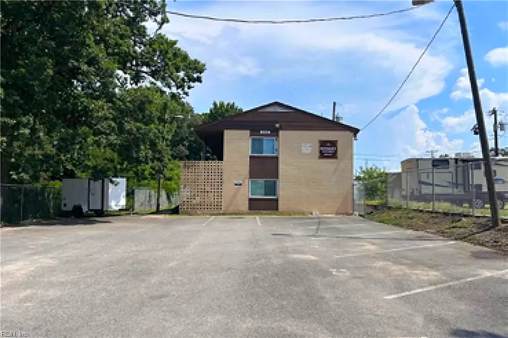 600 74th ST #12, NEWPORT NEWS VA 23605