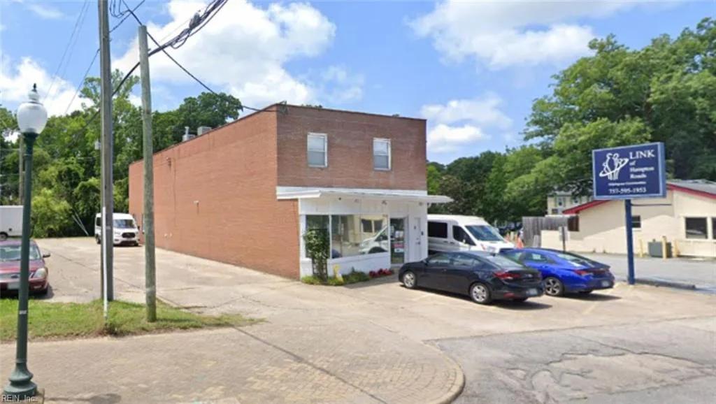 10413 Warwick BLVD, NEWPORTNEWS VA 23601