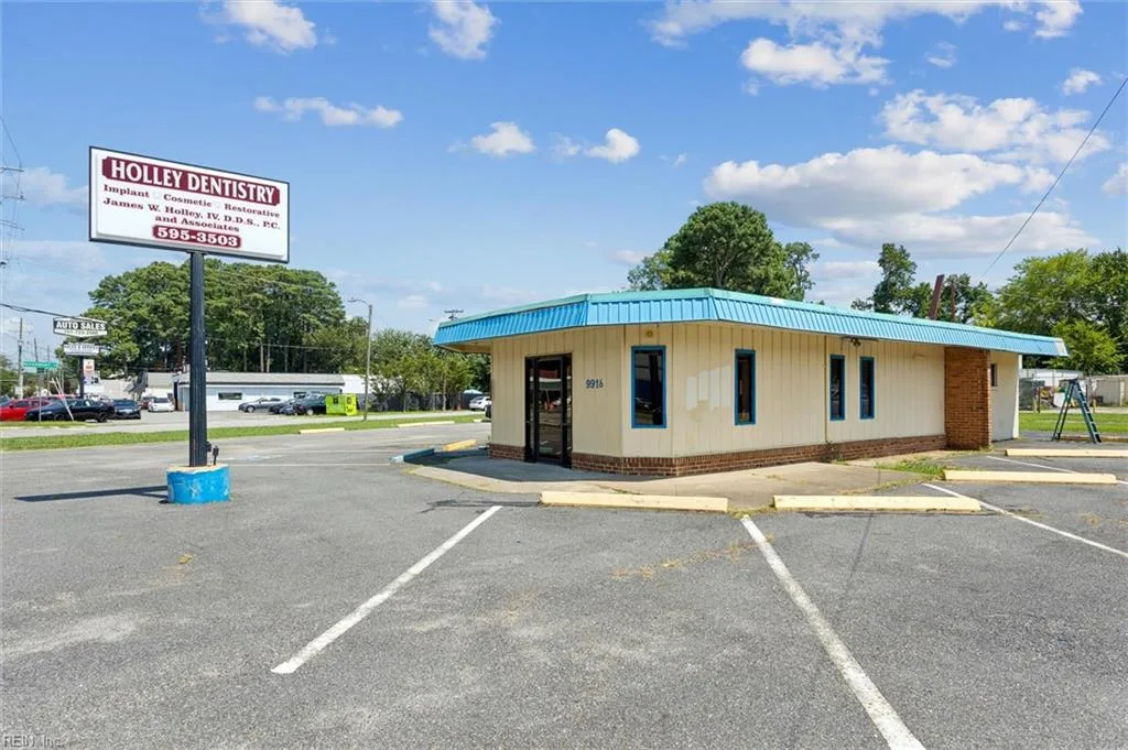 9916 Warwick BLVD, NEWPORTNEWS VA 23601