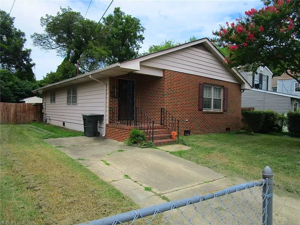 358 Lincoln ST, Hampton — 3 bed Residential, 1,325 sqft