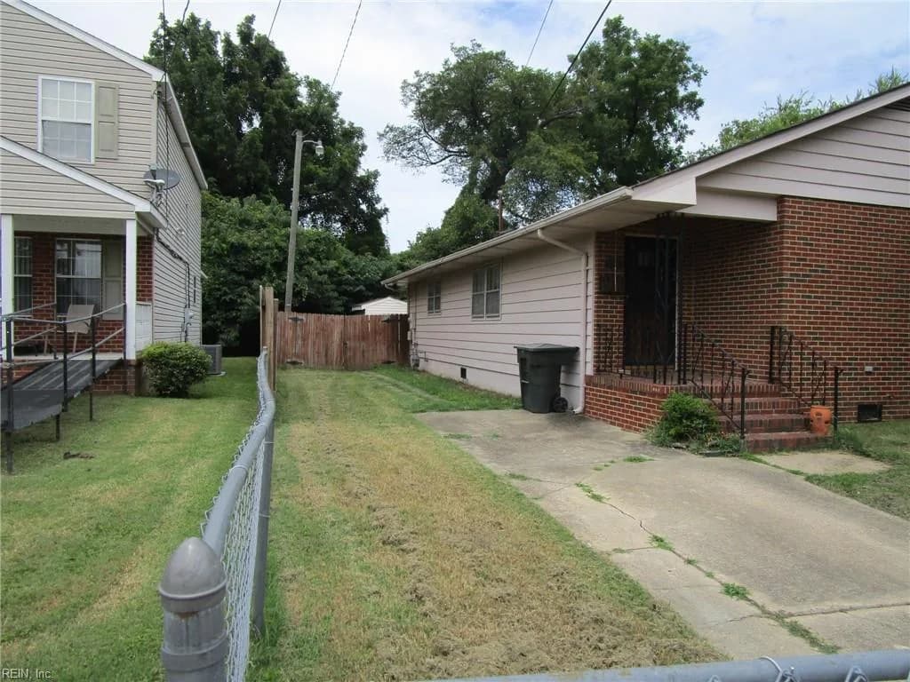 358 Lincoln ST, HAMPTON VA 23669 - Photo 3
