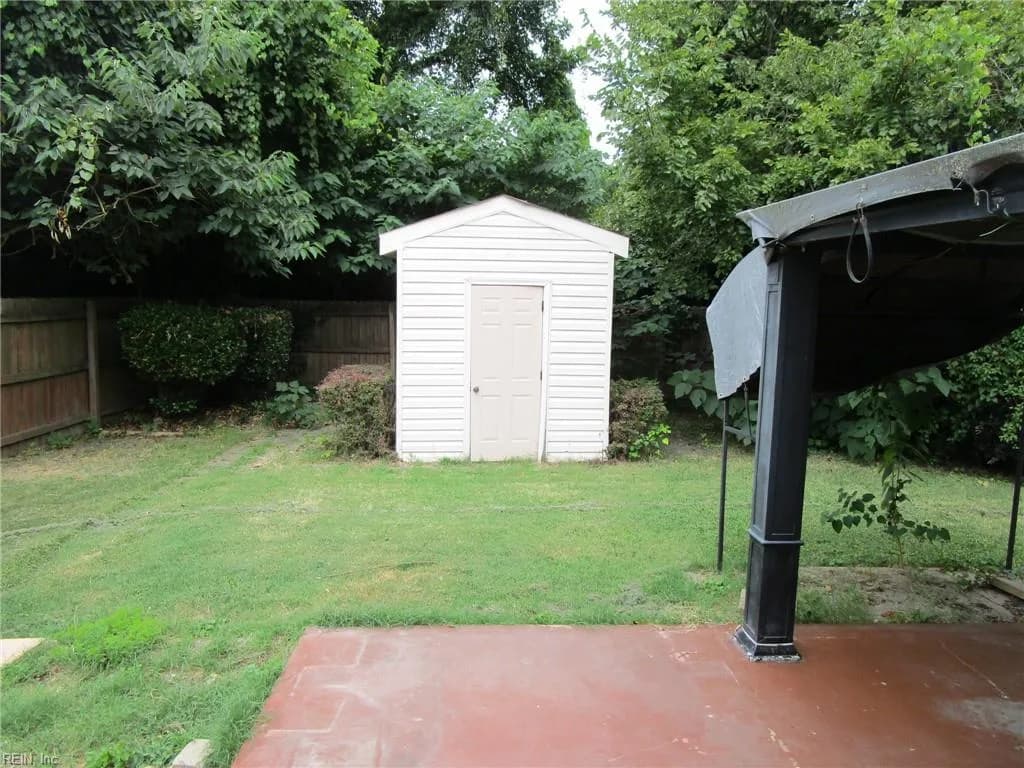 358 Lincoln ST, HAMPTON VA 23669 - Photo 4