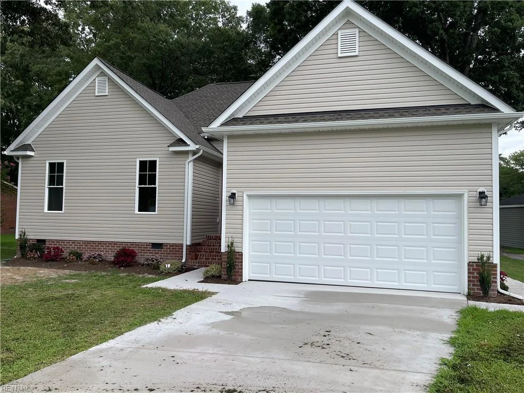 57 Huber RD, NEWPORTNEWS VA 23601