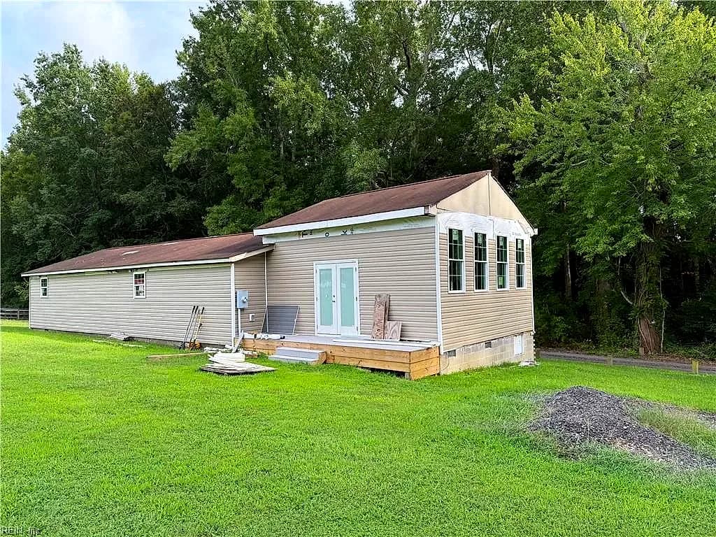 5323 Clay Bank RD, GLOUCESTER VA 23061 - Main photo
