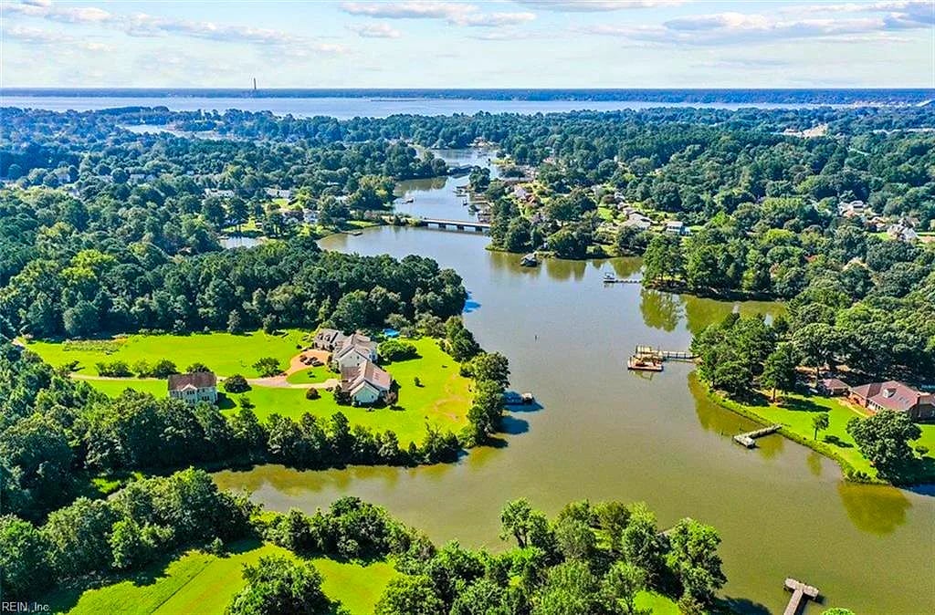 7848 Guinea RD, Gloucester — Land and Farms