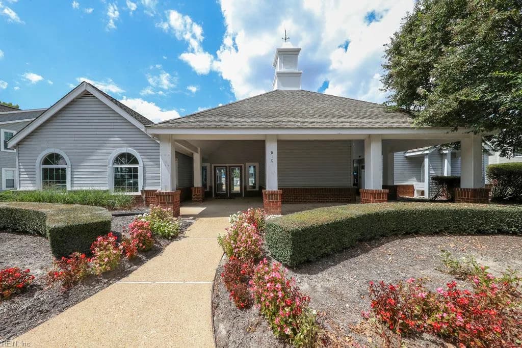 877 Whistling Swan DR, VIRGINIABEACH VA 23464 - Photo 3