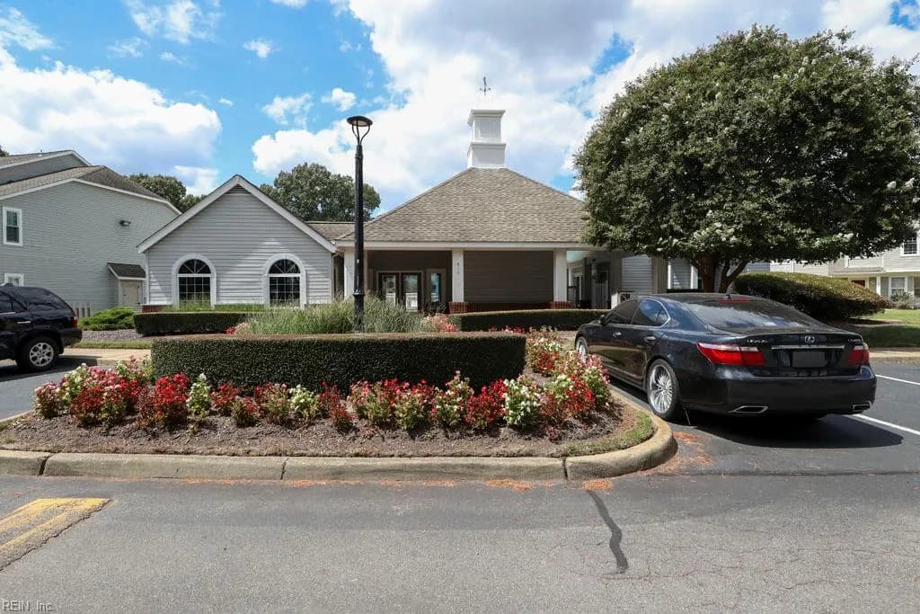 877 Whistling Swan DR, VIRGINIABEACH VA 23464 - Photo 4