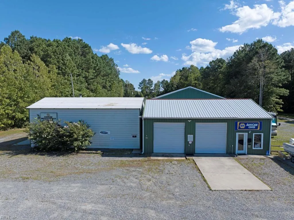 1856 Buckley Hall RD, COBBSCREEK VA 23035