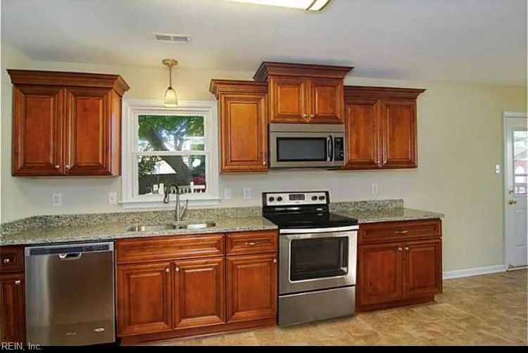 10 Eberly Terrace TER, HAMPTON VA 23669 - Photo 3