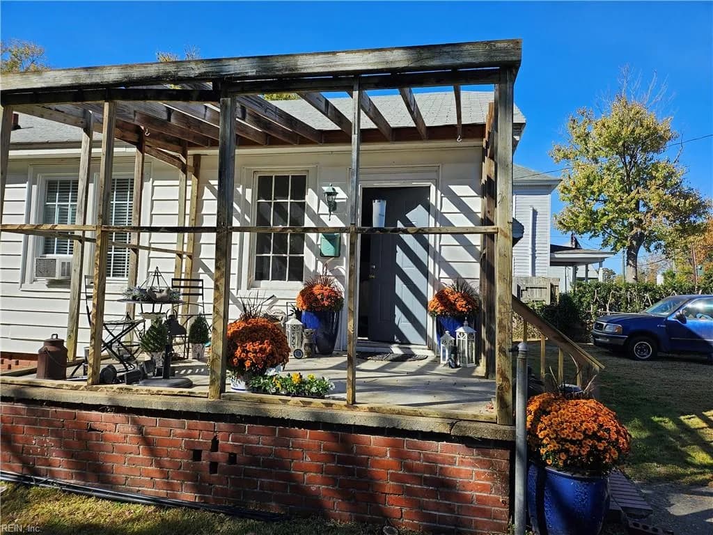 229 Atlantic AVE, HAMPTON VA 23664 - Main photo