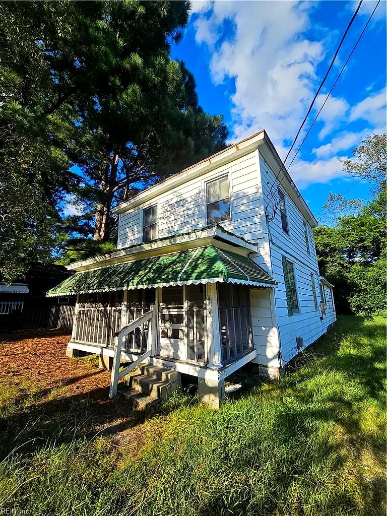 210 N 4th ST, SUFFOLK VA 23434