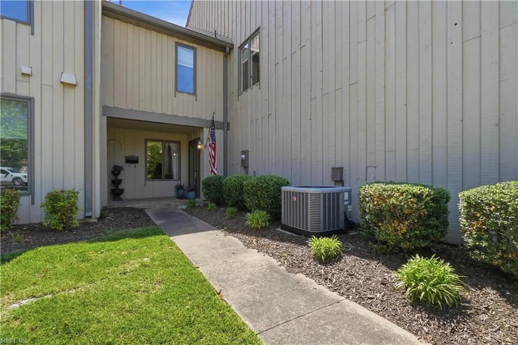4291 Hatton Point LN, PORTSMOUTH VA 23703 - Photo 5