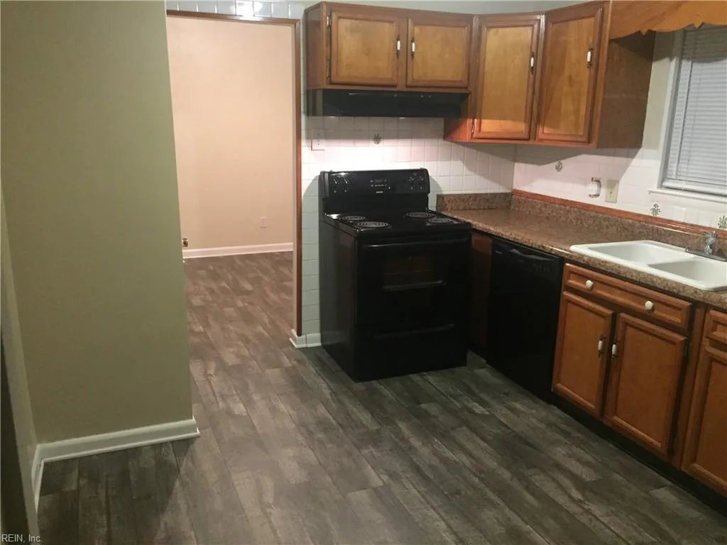 701 S Lynnhaven RD, VIRGINIABEACH VA 23452 - Photo 4