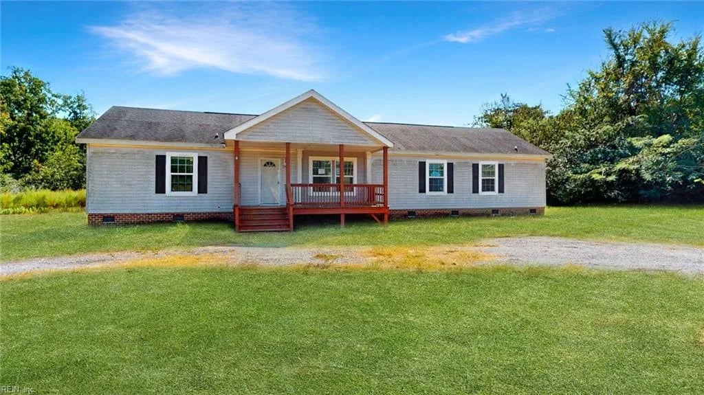 2412 Rolfe HWY, DENDRON VA 23839