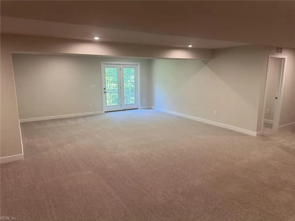 229 Woodcreek RD, WILLIAMSBURG VA 23185 - Photo 4