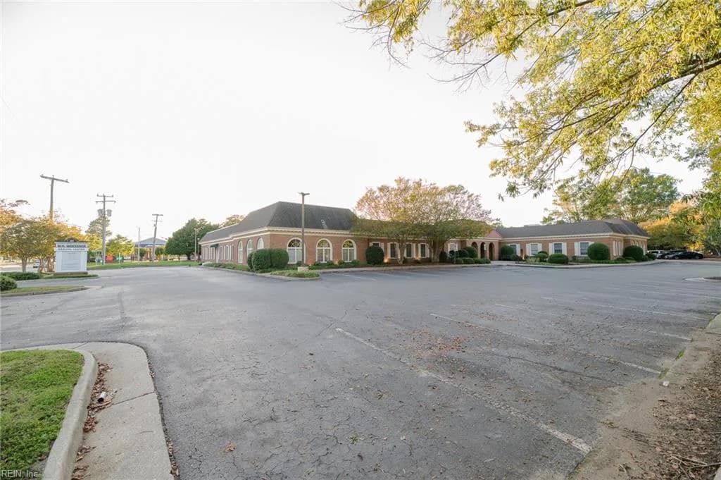 401 Oyster Point RD, NEWPORTNEWS VA 23602 - Photo 4