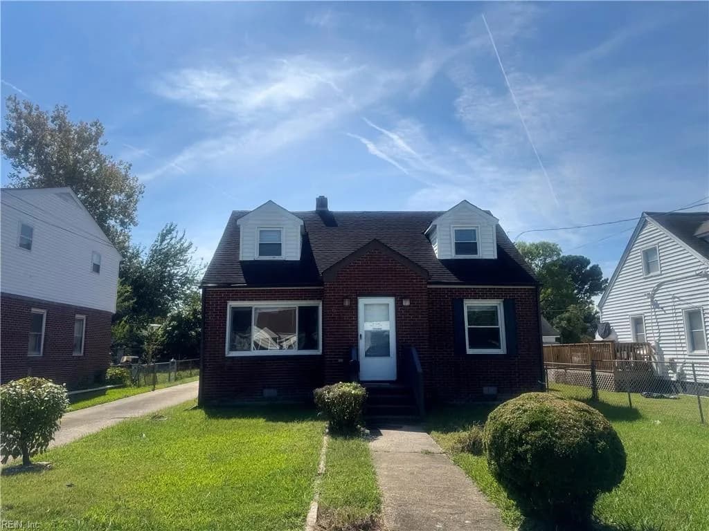635 Newport News AVE, HAMPTON VA 23669 - Photo 2