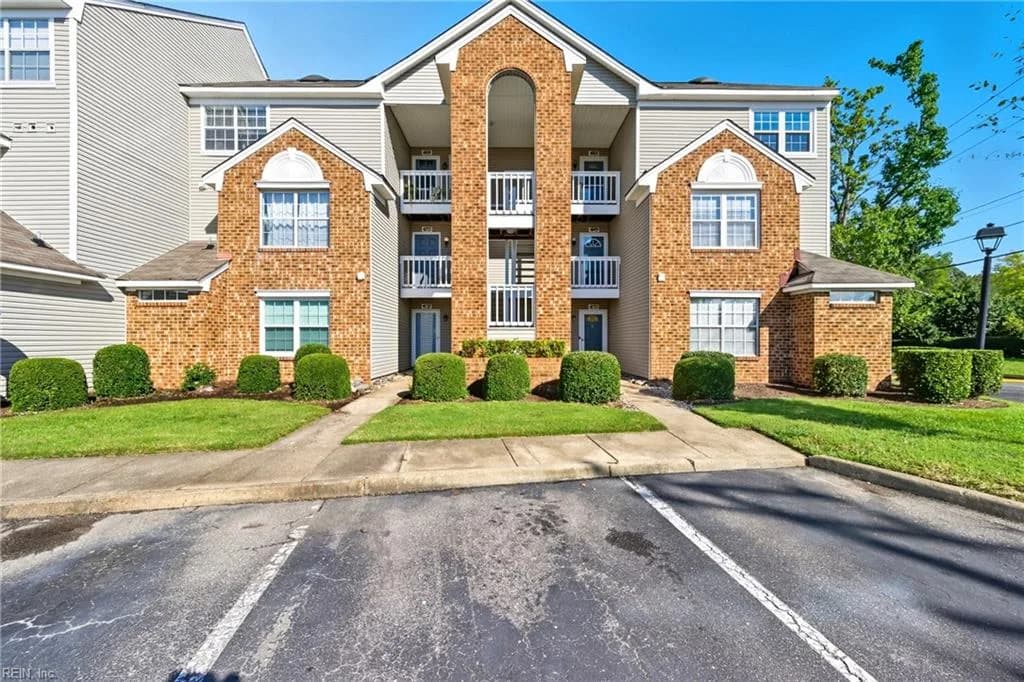 4165 Laurel Green CIR, VIRGINIABEACH VA 23456 - Main photo