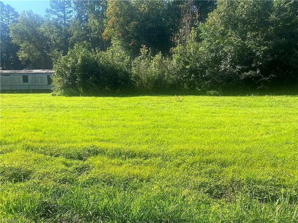 .26+AC Lummis RD, Suffolk — Land and Farms