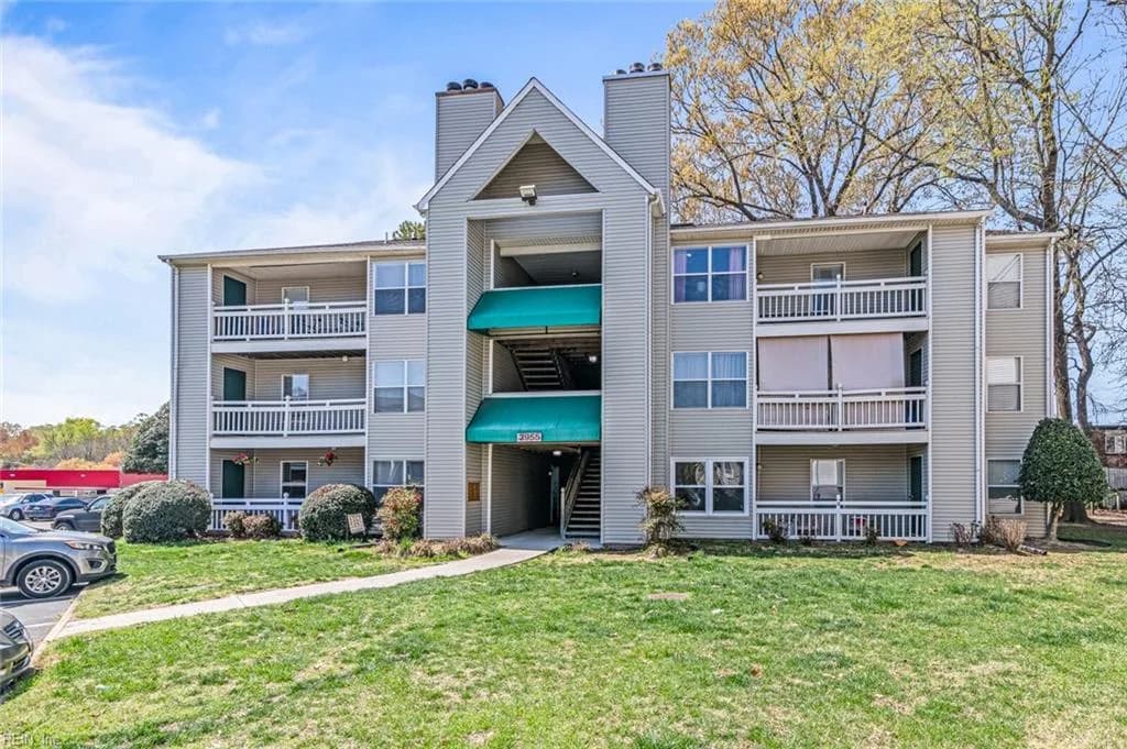 3955 Palomino DR #201, NEWPORT NEWS VA 23602 - Main photo