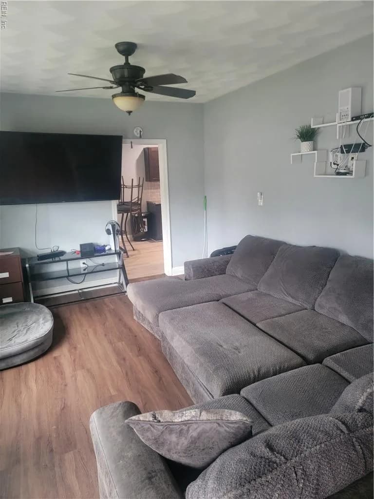 837 Providence RD, CHESAPEAKE VA 23325 - Photo 3
