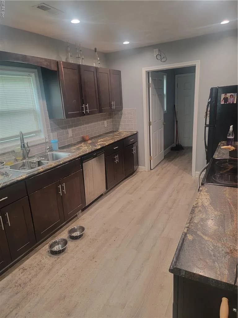 837 Providence RD, CHESAPEAKE VA 23325 - Photo 4