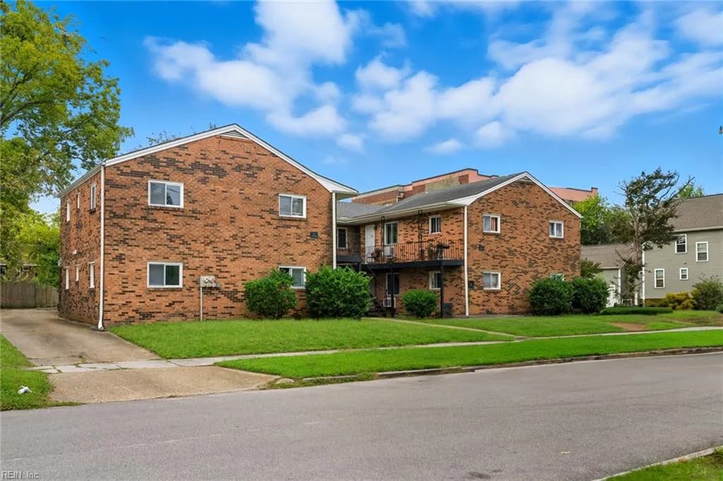 121 W 32nd ST, NORFOLK VA 23504 - Main photo