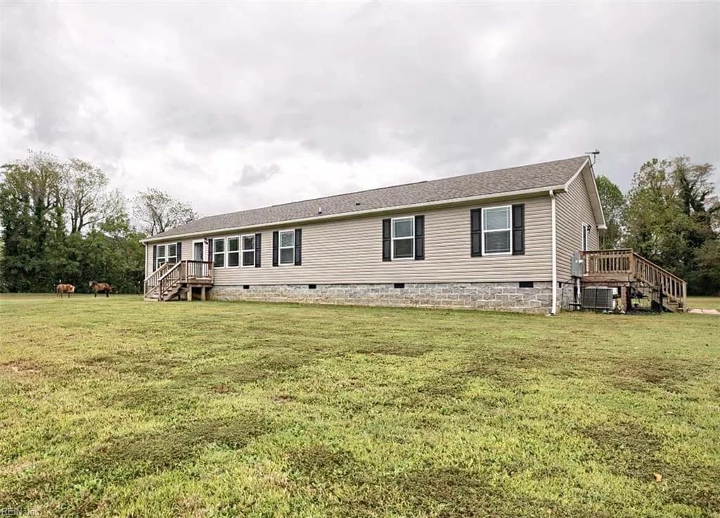 115 Blue Barn RD, WAKE VA 23176 - Main photo