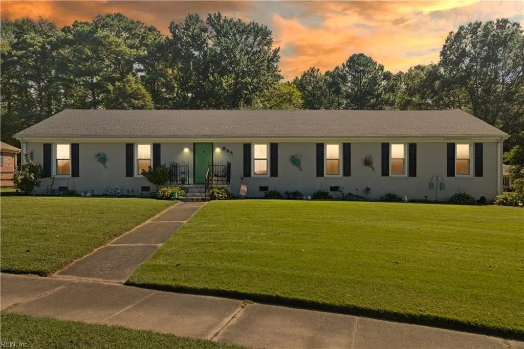 627 Luray TER, CHESAPEAKE VA 23322 - Photo 2