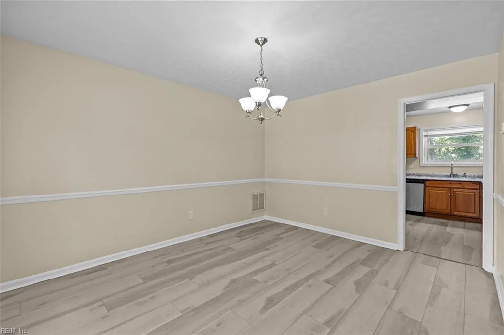 8 Toledo CT, HAMPTON VA 23666 - Photo 5