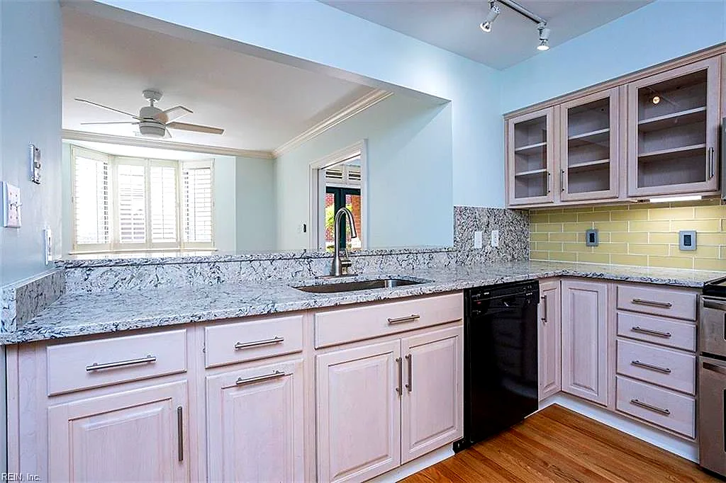 421 W Bute ST #203, NORFOLK VA 23510