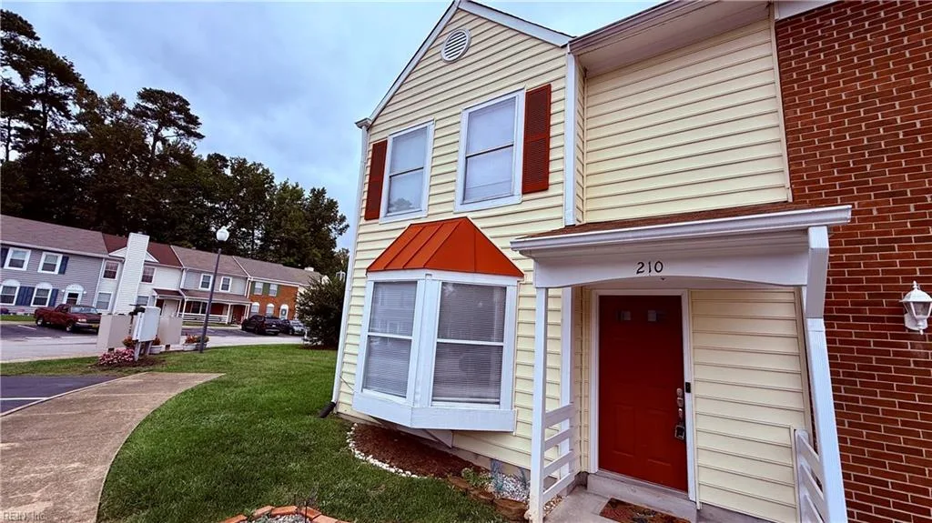 210 Whitewater DR, Newport News — 3 bed Residential, 1,307 sqft