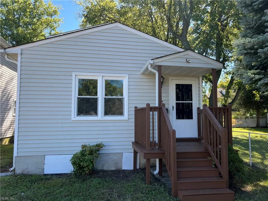 224 Libby ST, Hampton — 3 bed Residential, 1,860 sqft