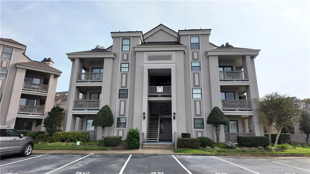 419 Harbour PT #302, Virginia Beach — 2 bed Residential, 1,300 sqft