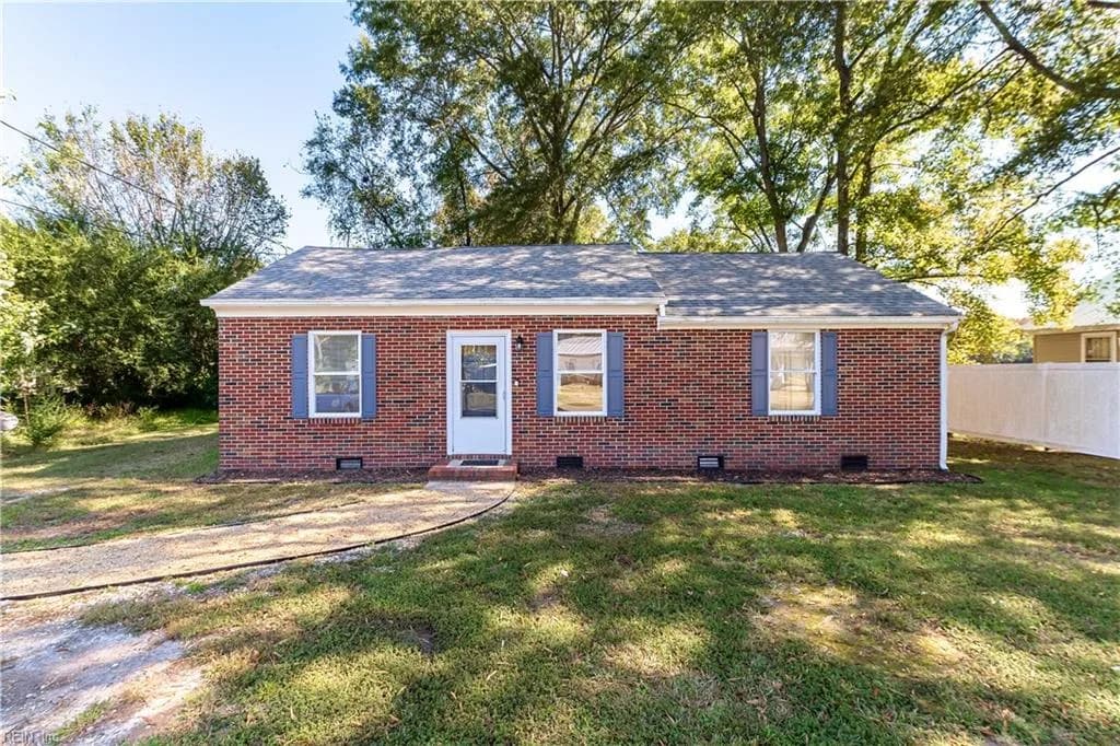 105 N Beaver Dam RD, WAVERLY VA 23890 - Main photo