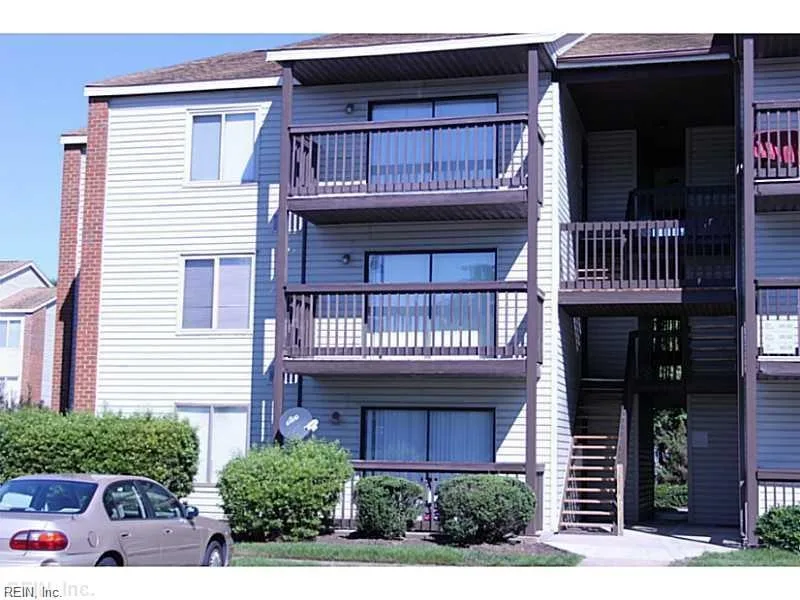 96 Wells CT #2, Hampton — 2 bed Residential, 734 sqft