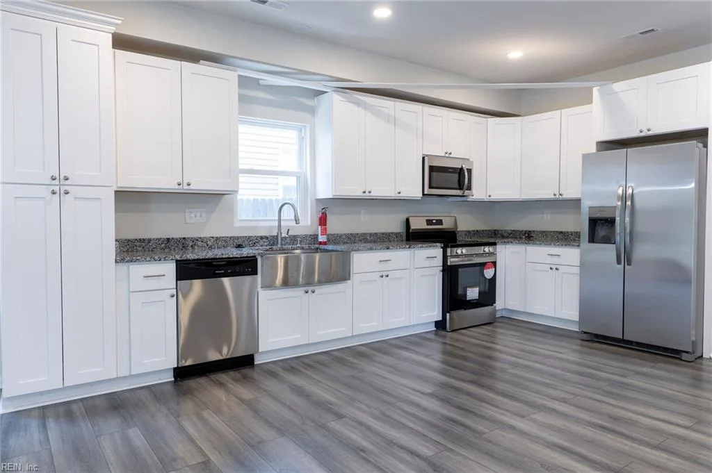 6354 Old Townpoint RD, SUFFOLK VA 23435 - Photo 3