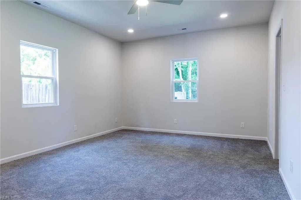 6354 Old Townpoint RD, SUFFOLK VA 23435 - Photo 5