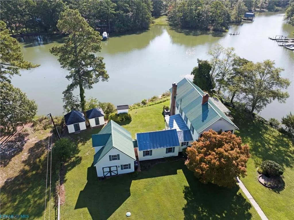 140 Morris Creek LN, MATHEWS VA 23109 - Photo 4