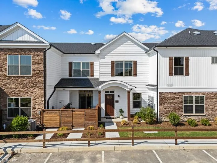 1018 Ashworth WAY, Suffolk — 2 bed Residential, 1,489 sqft