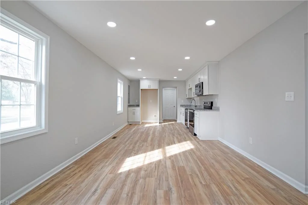 1138 Seaboard AVE, CHESAPEAKE VA 23324 - Photo 4