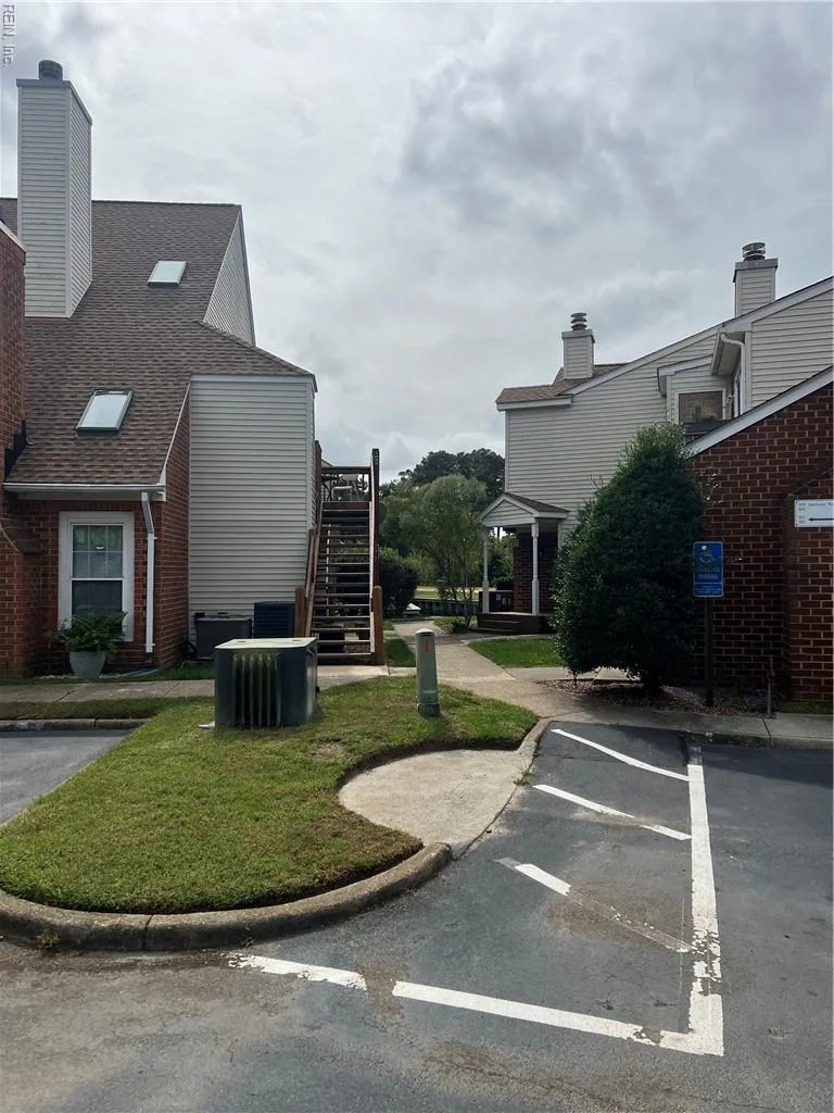 5093 Gatehouse WAY, VIRGINIABEACH VA 23455