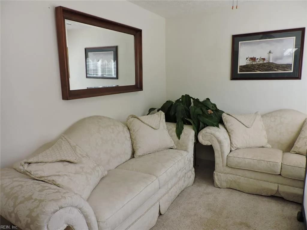 9155 Marlfield RD, GLOUCESTER VA 23061 - Photo 5