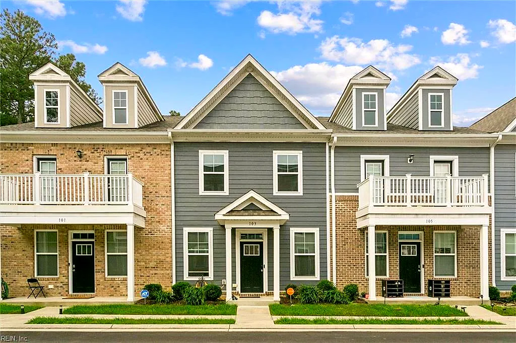 103 Daybeacon ST, Yorktown — 2 bed Residential, 1,674 sqft