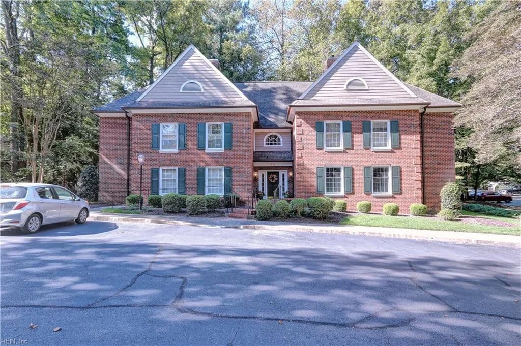 229 Woodmere DR #C, WILLIAMSBURG VA 23185 - Photo 2